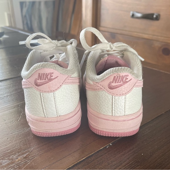 Pink and white Toddler Air Force 1’s. - Picture 3 of 5